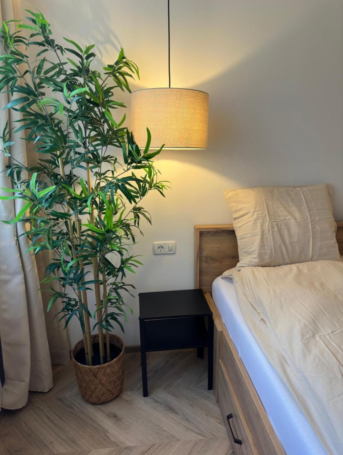 One Room Apartment- Self Check-In 24H Resita Extérieur photo